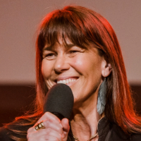 Victoria Bond